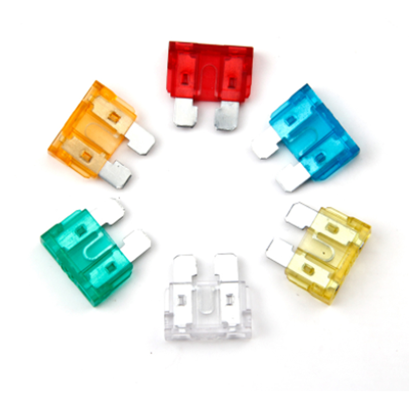 medium auto plug-in fuse with aluminum material